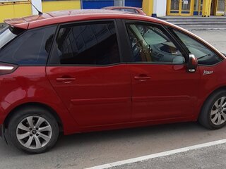 2011 Citroen C4 Picasso I, красный, 620000 рублей, вид 4