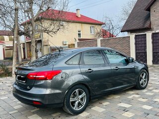 2016 Ford Focus III Рестайлинг, серый, 1299999 рублей, вид 3