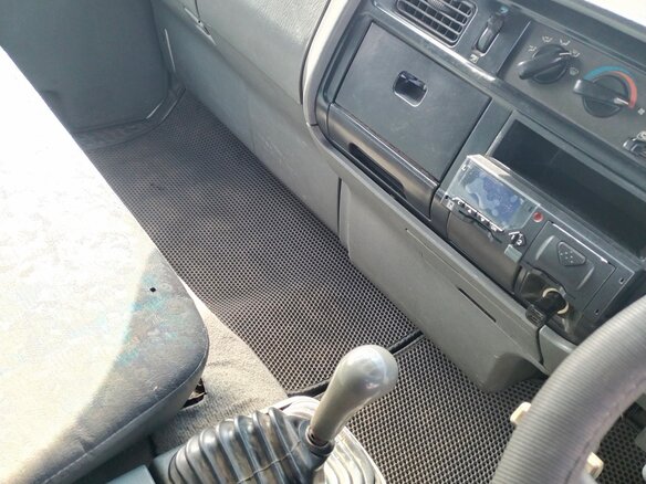 2001 Fuso (Mitsubishi) Canter, белый, 800000 рублей - вид 7