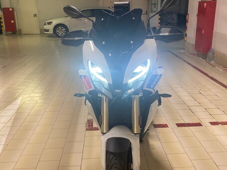 2023 BMW S 1000 XR, белый, 2200000 рублей, вид 2