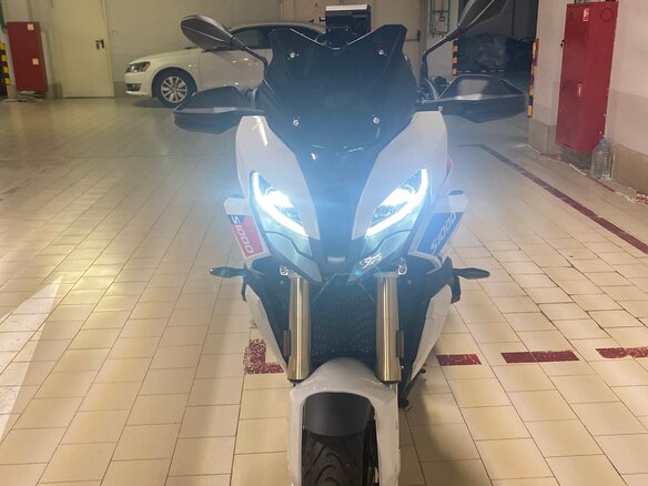 2023 BMW S 1000 XR, белый, 2200000 рублей - вид 1