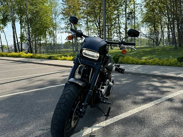 2018 Harley-Davidson Fat Bob, чёрный, 1690000 рублей - вид 2