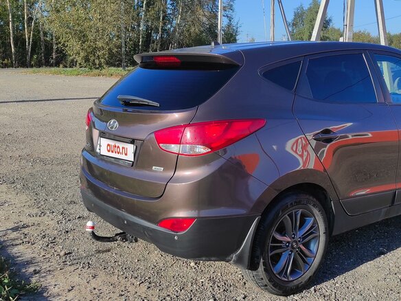 2014 Hyundai ix35 I Рестайлинг, коричневый, 1500000 рублей - вид 3