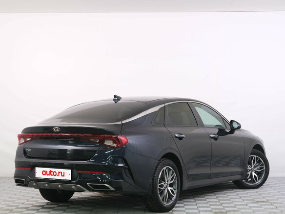 2021 Kia K5 III, синий, 2650000 рублей - вид 4