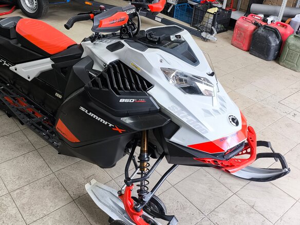 2020 BRP Ski-Doo Summit 850, серебристый, 1800000 рублей - вид 1