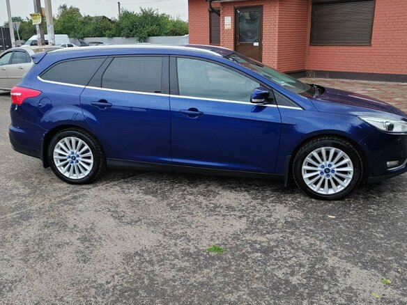 2017 Ford Focus III Рестайлинг, синий, 1200000 рублей - вид 1