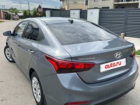 2017 Hyundai Solaris II, серый, вид 5
