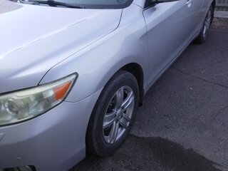 2010 Toyota Camry VI (XV40) Рестайлинг, серебристый, 1050900 рублей, вид 3