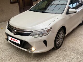 2016 Toyota Camry VII (XV50) Рестайлинг, белый, 2300000 рублей, вид 3