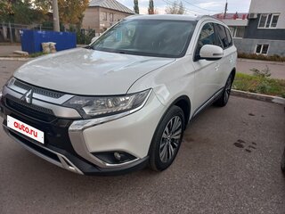 2019 Mitsubishi Outlander III Рестайлинг 3, белый, 2250000 рублей, вид 2