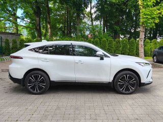 2023 Toyota Venza II, белый, 5050000 рублей, вид 4