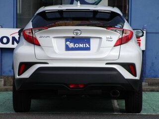 2017 Toyota C-HR I, белый, 1430000 рублей, вид 3