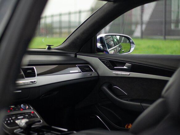 2014 Audi S8 III (D4) Рестайлинг, чёрный, 4500000 рублей - вид 33