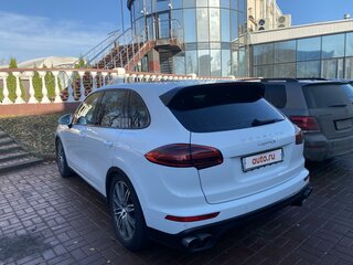 2015 Porsche Cayenne S Diesel II Рестайлинг (958), белый, 5050000 рублей, вид 3