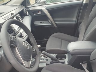 2017 Toyota RAV4 IV (XA40) Рестайлинг, серебристый, 2520000 рублей, вид 3
