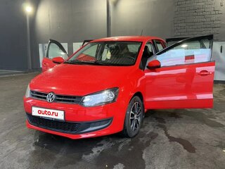 2011 Volkswagen Polo V, красный, 570000 рублей, вид 2