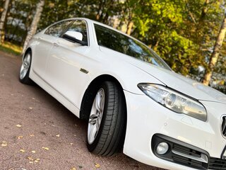 2013 BMW 5 серии 530d xDrive VI (F10/F11/F07) Рестайлинг, белый, 2150000 рублей, вид 4