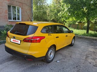 2015 Ford Focus III Рестайлинг, жёлтый, 420000 рублей, вид 5
