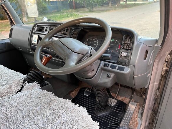 1999 Fuso (Mitsubishi) Canter, серый, 1350000 рублей - вид 23
