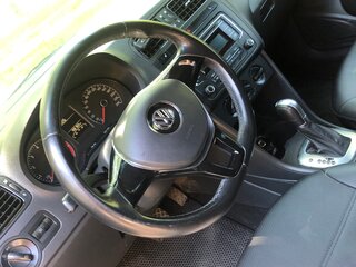 2015 Volkswagen Polo V Рестайлинг, белый, 950000 рублей, вид 2