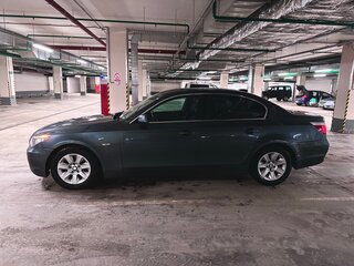 2004 BMW 5 серии 525i V (E60/E61), серебристый, 900000 рублей, вид 4