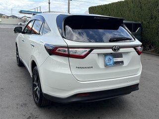 2019 Toyota Harrier III (XU60) Рестайлинг, белый, 2100000 рублей, вид 5