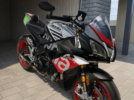 2017 Aprilia Tuono V4, красный, 1400000 рублей, вид 2