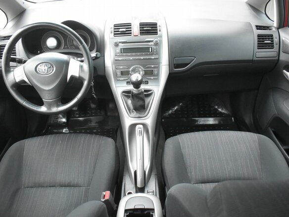 2008 Toyota Auris I, красный, 507000 рублей - вид 11