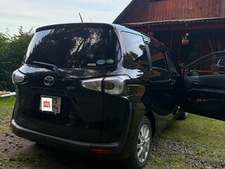 2018 Toyota Sienta II, чёрный, 1480000 рублей, вид 3