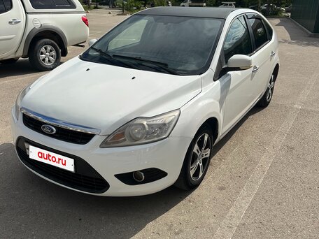 2010 Ford Focus II Рестайлинг, белый, 460000 рублей, вид 1