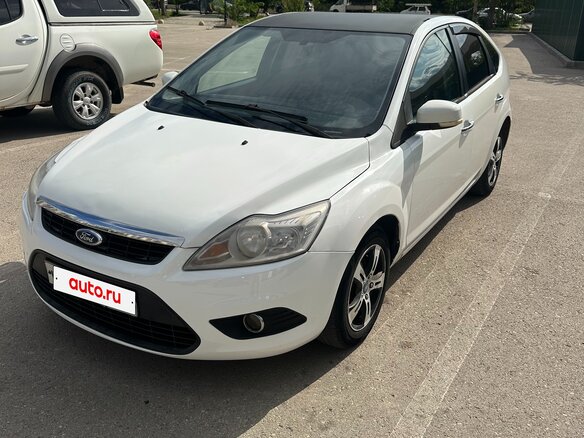 2010 Ford Focus II Рестайлинг, белый, 460000 рублей