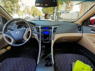 2013 Hyundai Sonata VI (YF), красный, 1050000 рублей, вид 4