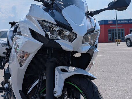 2020 Kawasaki Ninja 650, белый, 680000 рублей, вид 1