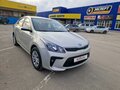 2018 Kia Rio IV, бежевый, 1550000 рублей - вид 4