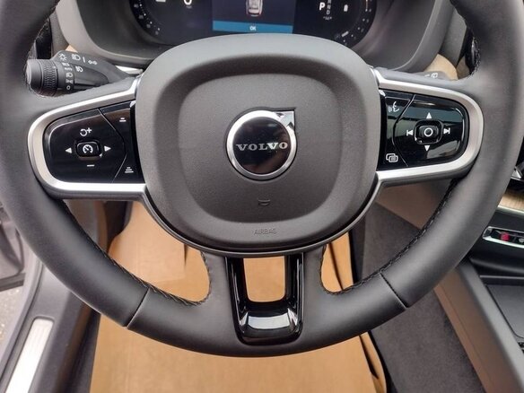 2026 Volvo XC60 II Рестайлинг 2, серебристый, 6992374 рублей - вид 7