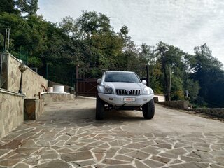 2007 Toyota Land Cruiser Prado 5-speed 120 Series Рестайлинг, серебристый, 2600000 рублей, вид 4