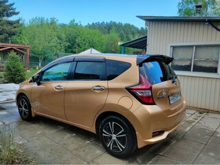2017 Nissan Note e-Power II Рестайлинг, золотистый, 860000 рублей, вид 2