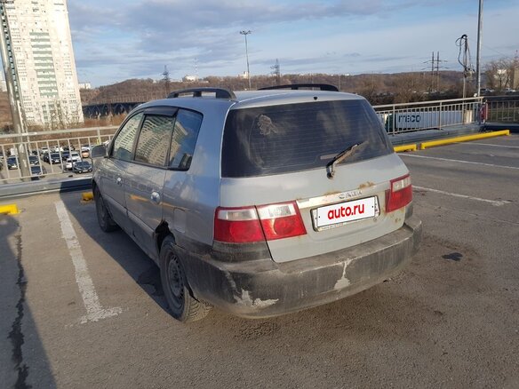 2002 Kia Carens I (RS) Рестайлинг, серебристый, 190000 рублей - вид 3