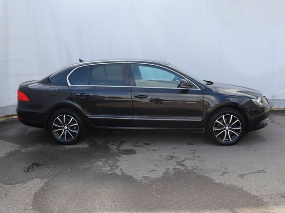 2013 Skoda Superb DSG II Рестайлинг, чёрный, 959000 рублей - вид 6