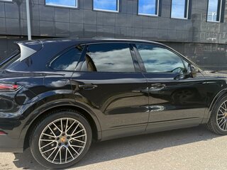 2020 Porsche Cayenne III, чёрный, 5500000 рублей, вид 4