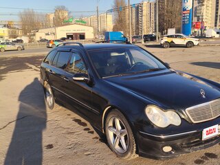 2004 Mercedes-Benz C-Класс 220 II (W203) Рестайлинг, чёрный, 420000 рублей, вид 1