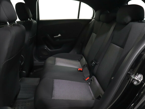2019 Mercedes-Benz A-Класс 200 IV (W177), чёрный, 1820000 рублей - вид 9