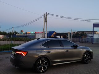 2021 Skoda Octavia IV (A8), серый, 3000000 рублей, вид 4