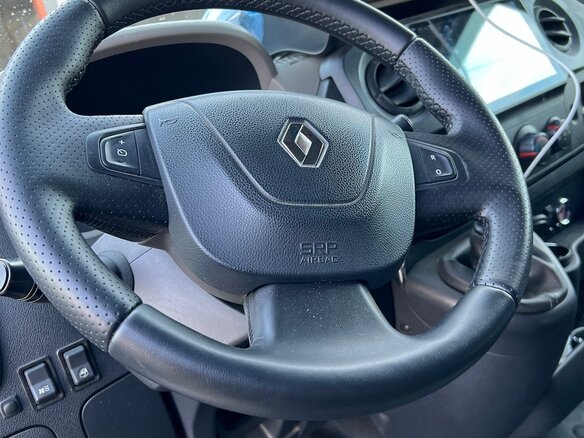 2015 Renault Master, белый, 2215000 рублей - вид 11