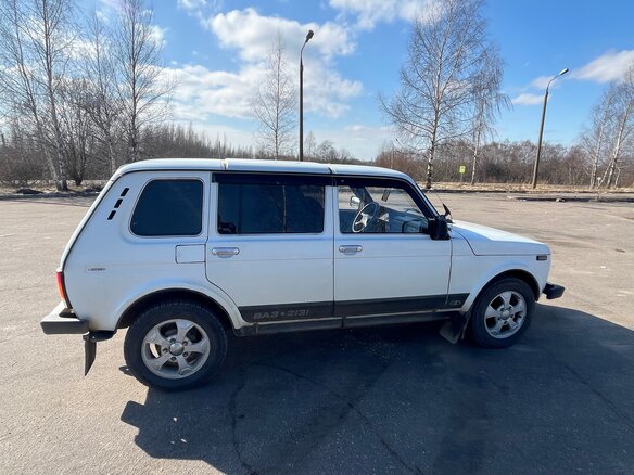 2014 Lada (ВАЗ) 2131 (4x4) 213105 I, белый, 550000 рублей - вид 10