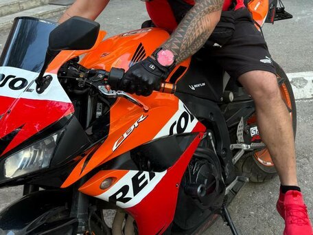 2009 Honda CBR 600RR, оранжевый, 680000 рублей, вид 3