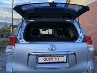 2011 Toyota Land Cruiser Prado 150 Series, серебристый, 3500000 рублей, вид 5