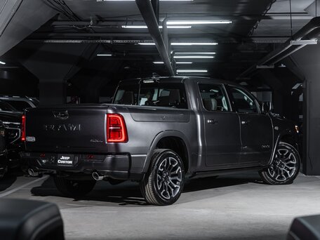 2026 Ram 1500 Crew Cab eTorque V Рестайлинг, серый, 10855000 рублей, вид 4