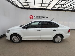 2019 Volkswagen Polo V Рестайлинг, белый, 825000 рублей, вид 2