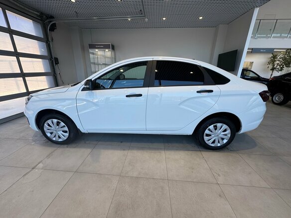 2026 Lada (ВАЗ) Vesta I Рестайлинг (NG), белый - вид 2